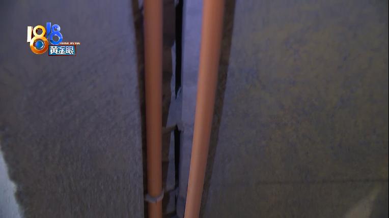 DƬ